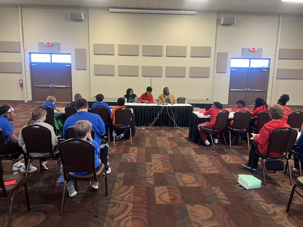 Richland and Maddux during a quiz bowl match